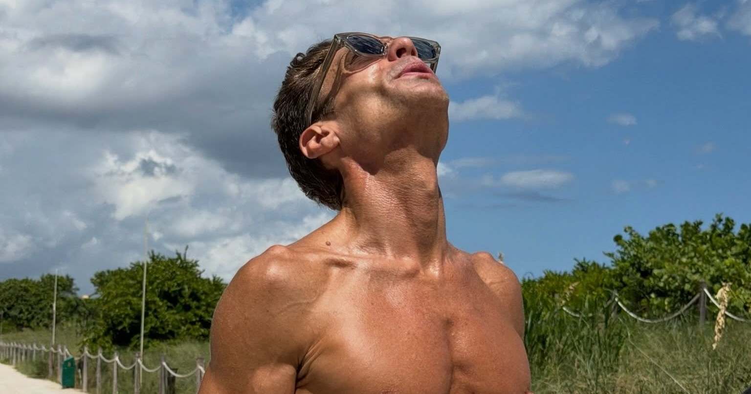 Ryan Seacrest's Shirtless Photo Leaves Fans Awestruck